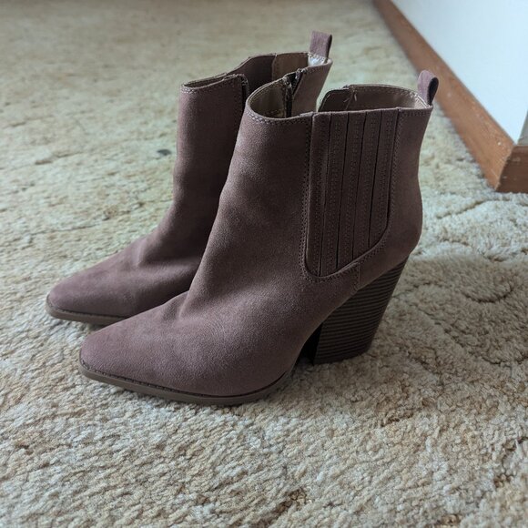Qupid Shoes - Qupid Suede 3.5 inch Heeled Booties